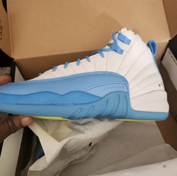Air Jordan 12 Retro (GS) Size 4.5 White University Blue DQ4365 114